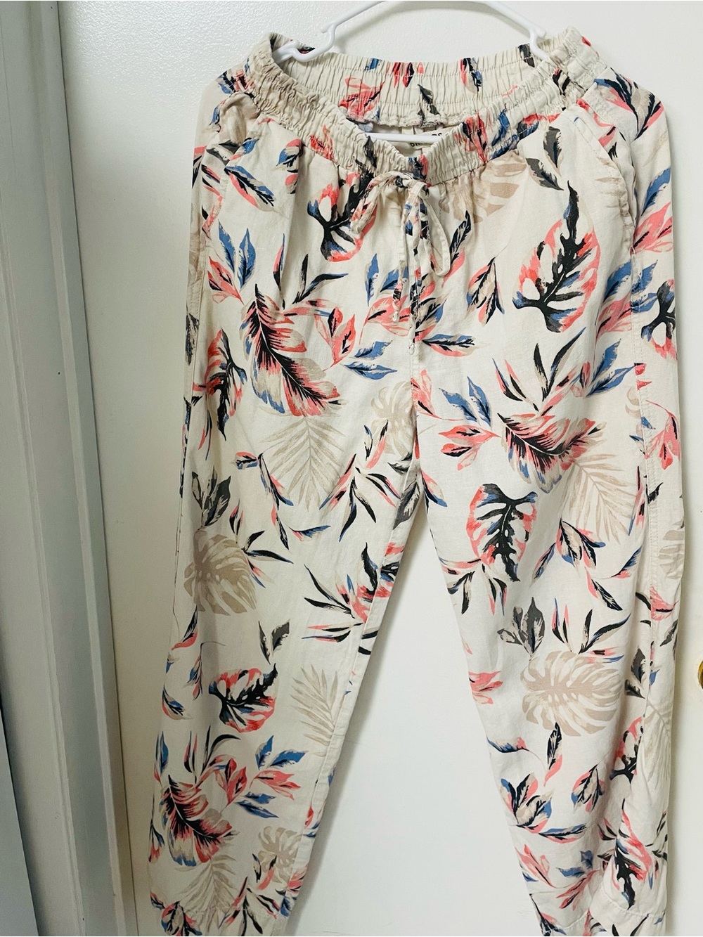 Briggs New York Cream Tropical Print Straight Leg Pants